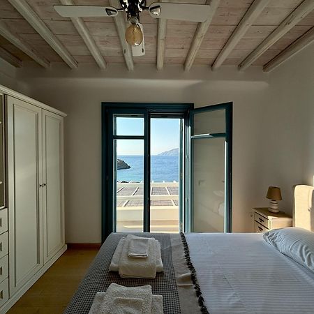 Almyra Yellow Villa Китнос Екстериор снимка