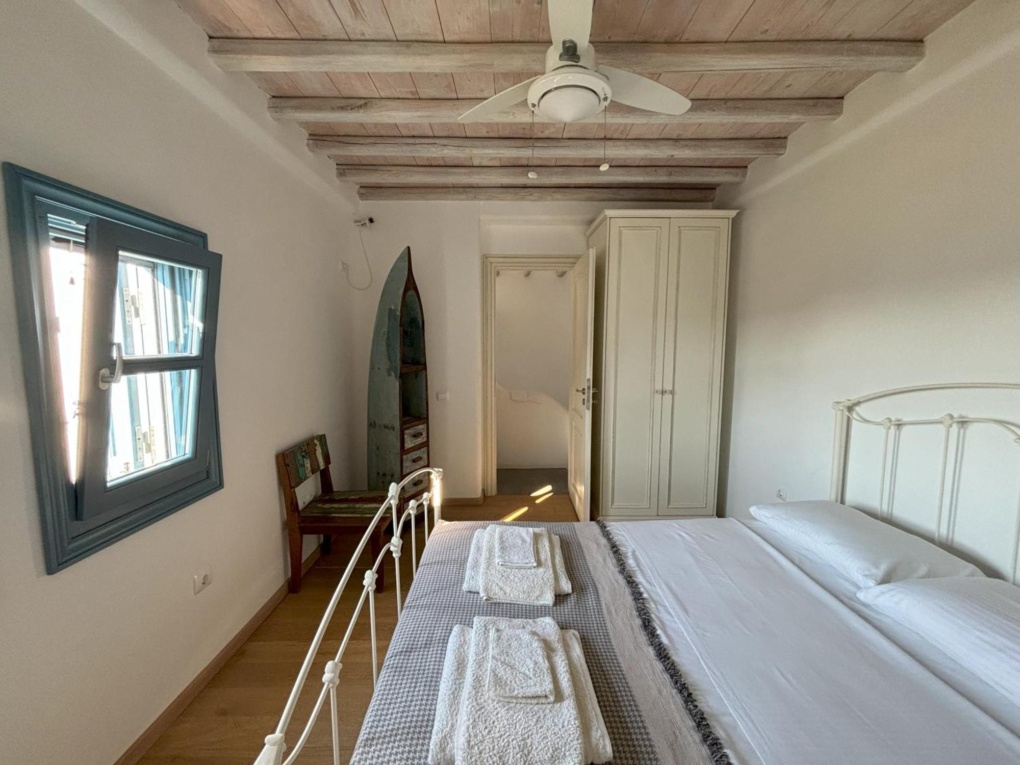 Almyra Yellow Villa Китнос Екстериор снимка