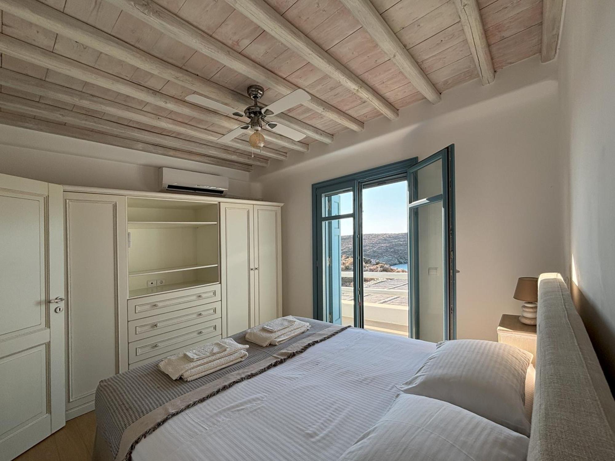 Almyra Yellow Villa Китнос Екстериор снимка